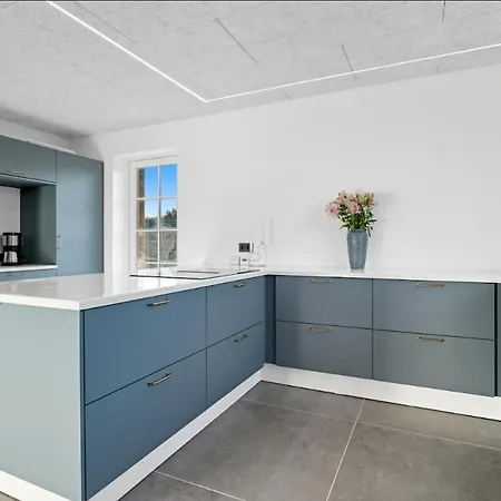 아파트 Newly Renovated Close To Downtown Esbjerg, With Garden 에스비에르