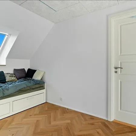Newly Renovated Close To Downtown Esbjerg, With Garden Esbjerg