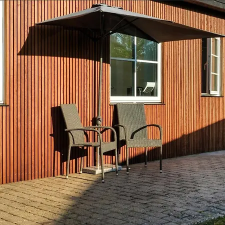 Newly Renovated Close To Downtown Esbjerg, With Garden 아파트 *